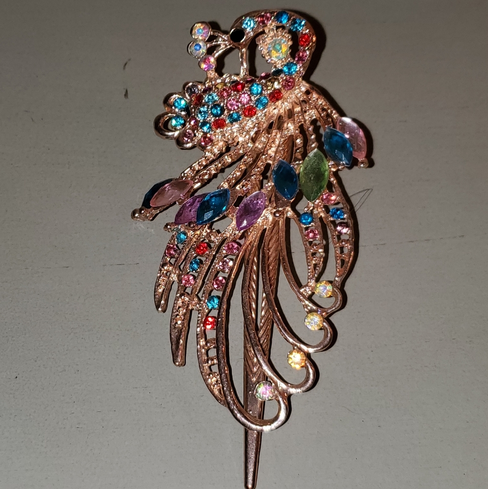 Multicolored hairpin with gems